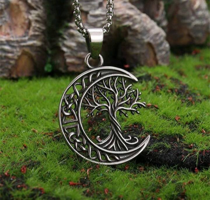 Cadena con dije del árbol de la vida