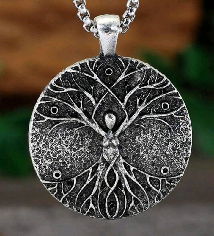 Cadena con medallon del árbol de la vida